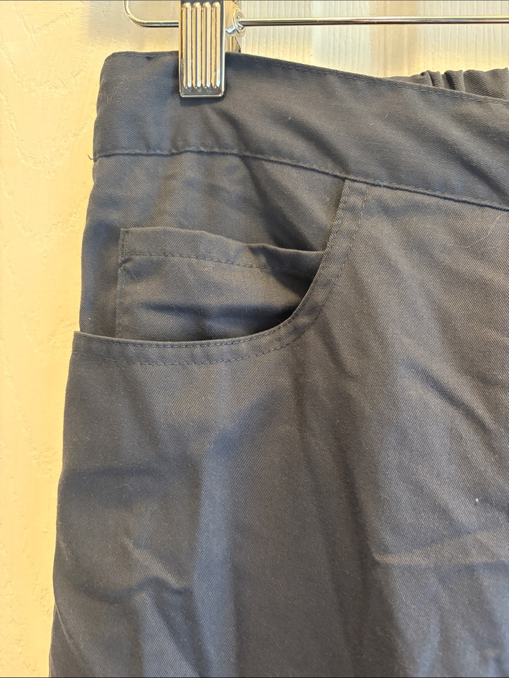 Grey’s Anatomy Grey Wide-Leg Pull-On scrub Pants - Picture 4 of 14